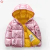 2021年の子供のための冬のジャケットコート女の子シルバーゴールドボーイズカジュアルフード付きコートベビー服のアウトウェアキッドパーカージャケットスノーチュ33054384