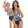 Rodzina Look Swimsuit Mommy and Me Ubrania Ojciec Syn Plaża Spodenki Matka Córka Bikini Stroje kąpielowe Para Dopasowanie 210429