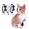 猫の襟はペンダントと小さなベルのペットカラーアクセサリーを持つ綿の五芒星の輪を導く