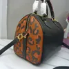 Klasik yeni stil kadın messenger seyahat çantası el çantası lüks tasarımcılar leopar baskı çapraz vücut omuz çantaları bayan kılıf el çantaları 3263z