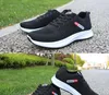 Scarpe casual leggere estive da uomo Sneakers sportive traspiranti in mesh traspirante per il tempo libero