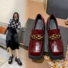 Zapatos de vestir Mocasines Mujer Bombas Primavera Verano Retro Cadena de metal Cuñas Tacones Plataforma Cuero genuino Alta calidad Casual Mujer