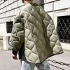 Femmes Armée Vert Hiver Matelassé Parkas Femme Casual Manches Longues Poche Simple Boutonnage Ourlet Courbé Veste Manteau 211221