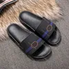 2021 Przyjazd Flip-Flops dla dobrej jakości Moda Kapcie Męskie Kobiety Letnie Plaża Pantofel Black Casual Sandały Rozmiar 35-45