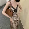 Fransk Högkvalitativ Summer Lace Dress Suspenders Deep V-Neck Lång Sexig Midja Vest Tank Es Snake Print Vestidos 210601