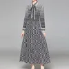 Designer stil sväng halsen maxi plaid tryckt långärmad parti casual klänning för kvinnor robe mujer de femme vestidos 210421