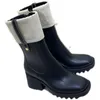 Top Luxury Designer Women's Rain Boots Half Body Betty Winter Ny PVC Gummi Tjock Hälsa Vanlig Kvadrat Tå Skor Zipper Mellanliggande Tube Slitstarkt och Non Slip Sole