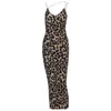 LeoPard Print Sexy Bodycon MIDI платье Женщины без рукавов спагетти ремешок V шеи летние леди мода уличная одежда клуб партии платья 210507