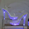 Сандалии освещают светящиеся обувь Женщина светящиеся чистые сандалии женщин платформа LED 13 см высокий каблук прозрачный стриппер каблуки 220121