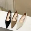 Mode vrouwen pompen lente / zomer elegante kantoor pompen schoenen bling slip op ondiepe jurk schoenen zwarte kaki beige dunne hoge hakken 210513