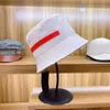 2021 Luxury Designer Wholesummer Bucket Hat Protection Fishing Märke Högkvalitativ ren färgbrev Bob Boonie Leather Bucke9622320