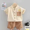 Bear Leader Born Boy Koreansk Casual Kläder Set Sommar Barn Tecknad T-shirts Och Striped Shorts Outfit Barn Mode Kläder 210708