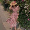 Francuski Vintage Różowy Kwiatowy Dres Casual Elegancki V-Neck Beach Kobieta Klasyczny Koreański Styl Party Midi Lato 210604