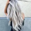 2021 Lixiviação e tingimento de cabelos encaracolados de meio comprimento cos cinza gradiente anime peruca feminina fibra química headgear