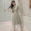 COMELSEXY sonbahar kadın küçük koku renk kontrast yaka inci örgü dikiş örgü elbise tatlı ince elbise vestidos 210515