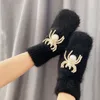 перчатки пауков