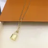 Gouden slotbrief hanger kettingen met doos eenvoudige seiko hiphop sieraden mode persoonlijkheid cadeau voor minnaar ketting