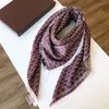 2021 Высококачественный негабаритный шарф для женщин, шерстяные шелковые накидки, женские шарфы, модный квадратный дизайнерский шаль, шарф с золотой серебряной нитью 1154614