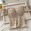 Verano Vintage Pliegues Floral Mujer Camiseta Dulce Ruffle Slash Cuello Ropa de mujer Imprimir Sknny Versátil Estilo de playa Tops cortos Y0629