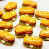 10 stks / set Mini Simulatie Voedsel Hamburger Doe netjes spelen voor Pop Keuken Speelgoed Dollhouse Miniaturen Klassieke Charms DIY Decoratie