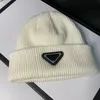 2023 Luxus Gestrickte Prad Hut Designer Beanie Cap Herren Ausgestattet Hüte Unisex Kaschmir Buchstaben Casual Schädel Caps Outdoor Mode Winter hut