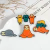 Sport Yoga Paresseux Broche Broches Mignon Émail Dessin Animé Animal Épinglette pour Femmes Hommes Top Robe Cosage Bijoux De Mode Will et Sandy