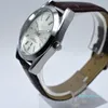 Auf neuem Stil 40mm rund Leder Quarz Mode Herrenuhren Auto Datum Männer Kleid Designeruhr ganze männliche Geschenke Wristwatc303a