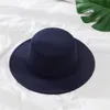 새로운 고전적인 솔리드 컬러는 남성용 Fedoras 모자를 느꼈다 인공 양모 혼합 재즈 모자 와이드 브림 간단한 교회 더비 플랫 ​​탑 모자