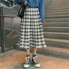 Vintage wit plaid geplooid lange rokken elastische hoge taille vrouwen Koreaanse katoen harajuku streetwear midi saias 210421