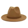 Chapeaux de jazz de couleur unie chapeau de cowboy pour femmes et hommes hiver mode rouge avec laine noire chapeau melon fedora en gros