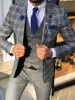 3ピース男性スーツ格子縞グレーの結婚式タキシードモダンファッションスタイルカスタマイズフィットラペルパーティーウェアコート+パンツ+ベスト