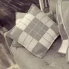 Poduszki żakardowe Soft Wool Pillow Case Plaid Pattern Home Sofa Łóżko Koce Poduszki Moda Pościel Dostawy