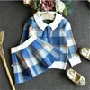 2022 봄 가을 새로운 어린이 세트 소녀 격자 무늬 니트 스웨터 + 미니 스커트 2pcs 정장 패션 한국 여성 키즈 캐주얼 세트