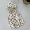 Spädbarn Girls Rompers + Cap Baby Kläder Polka Dot Ärmlös Pocket Toddler Koreanska Sommar Bodysuits 210429