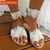 女性のサンダル夏の女性のスリッパの新しい白い結婚式の靴の足裸の装飾ファッション女性のサンダルパーティーシューズY0721