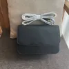 Borsa a tracolla da donna di lusso Borse a tracolla in tofu Borsa a mano firmata Owhide Paillettes Business Hasp Tela con patta rigida Tasca con patta singola Borsa a tracolla preferita Taglia MM Borgogna