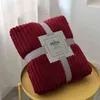 ピンクの極のフリースの生地はソファーフリースのソリッドカラーのベッドスプレッドカバーのための毛布黄色い旅行毛布211122