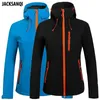 Jacksanqiの女性のハイキングソフトシェルフリースのジャケットアウトドアスポーツ防風クライミングキャンプトレッキングランニング女性コートRA378 211112