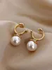 Pearlörhängen Kvinna 2021 Trendy Korean Temperament High-End Elegant Exquisite Trend Tiny Ear Studs Dingle Chandelier247L