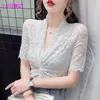 Ldyrwqy sommar koreanska versionen av sexig snodd spets med djup v-hals crossover mode chiffon skjorta 210416