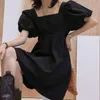 Koreanische Sommermode Elegante Lässige Persönlichkeit Einfarbig Kurzarm Schwarz Rüschen Kleid Frauen 16F1149 210510