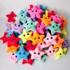 50 adet / grup Birçok Renk Mini Yıldız Peluş Anahtarlıklar Süper Yumuşak Sevimli Küçük Yıldız Bebekler Küçük Hediye Küçük Kolye Noel Ağacı için H0915
