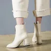 Botas do tornozelo de inverno Mulheres Natural Genuíno de couro grosso alto salto curto zíper quadrado toe sapatos senhora outono tamanho 39 210517