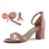 夏のサンダル女性の靴レディースガールズブランドデザインスクエアハイヒールの群れセクシーなエレガントなウェディングパンプスシューズ210520