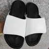 designer sandaler för män lyx skor glidor sommar mode platt tjocka sandaler vit röd svart grön kvinna strand slipper flip par flop