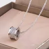 Jóias de colar de pingente jóias moda de luxo diamante diamante rosa platina platina longa cadeia branca preto cerâmica pingente de mola pingentes para meninas jóias da moda