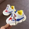 Designer Barn Utomhus Athletic Skor Barn Boys Girls Running Sport Skor Toddler Spädbarn Sneakers Baby First Walker