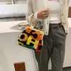 2022Retro Fuzzy Multi Color Flap Designer Borsa a mano in peluche con perline acriliche da donna Borsa a tracolla in morbida pelliccia sintetica