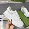 Designer Luxury Top Quality Casual Shoes Flat Platform Leather Sneakers Ace Bee Green Red Stripes Shoe Tennis Sports Trainers KMJKK0001