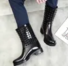 2022Wapproof 여성 PVC 중간 부츠 여성 패션 신발 뜨거운 스타일 소녀 비 보트